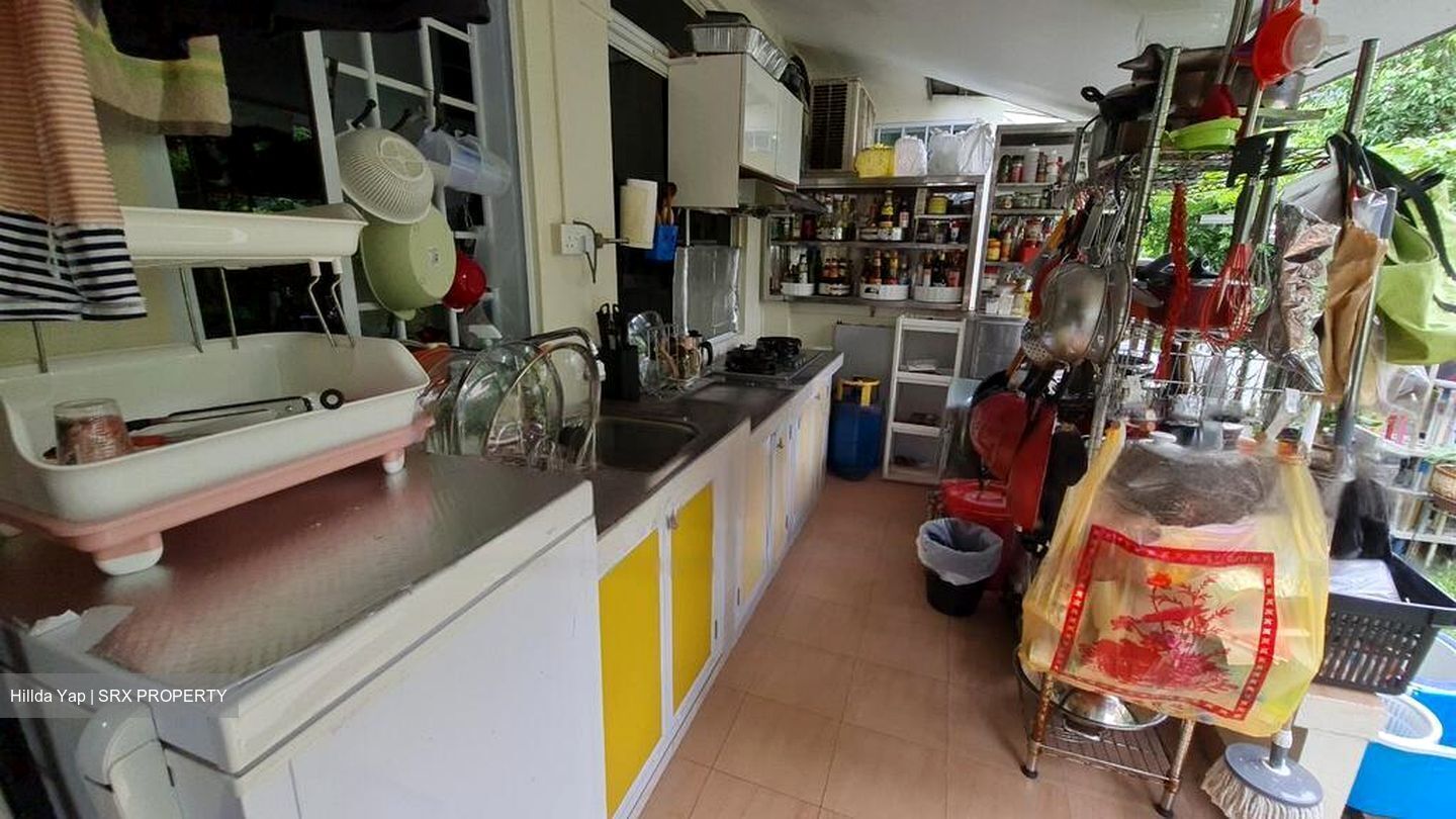 Choa Chu Kang Drive (D23), Terrace #596582351